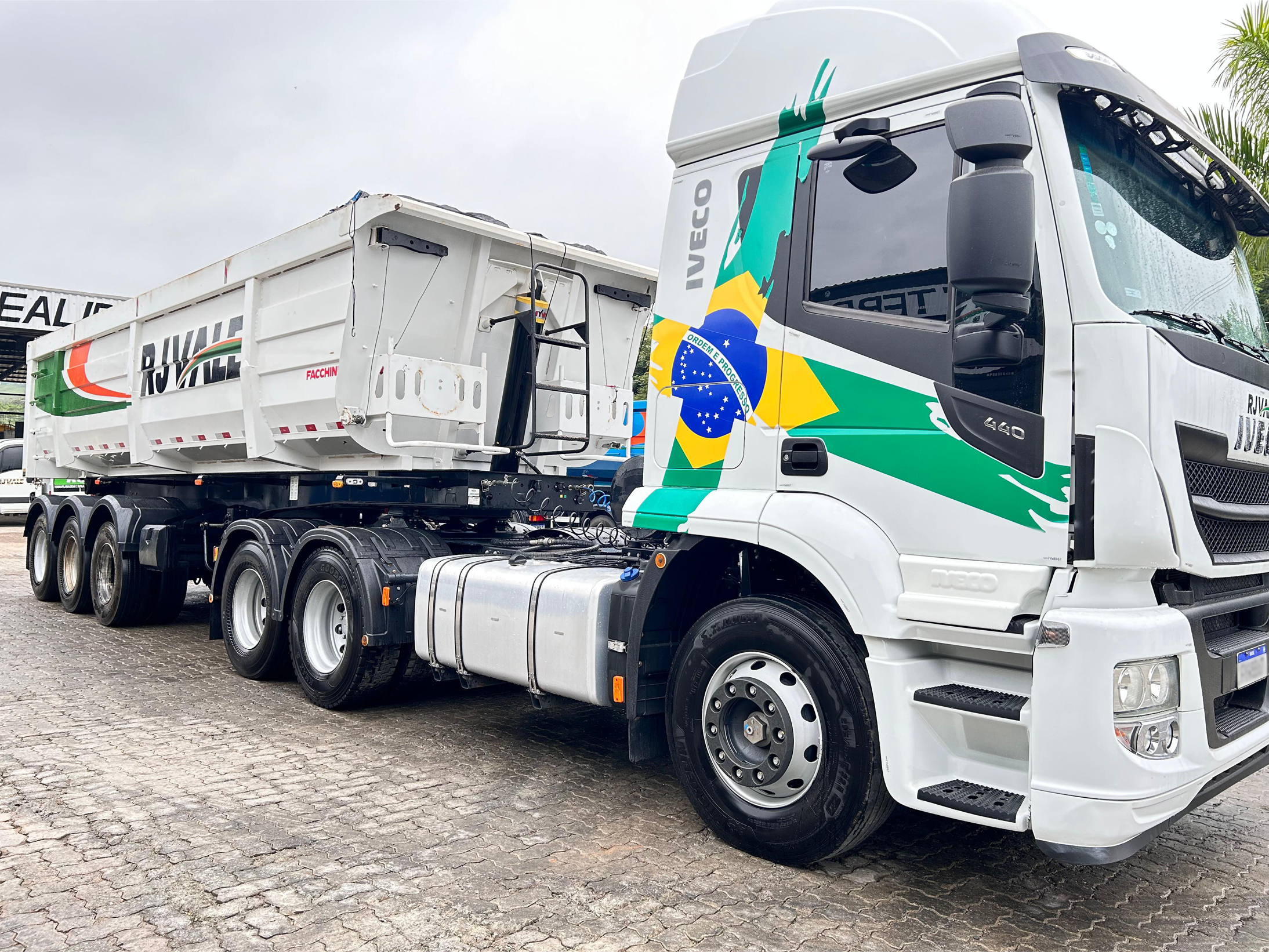 Cavalo Iveco STRALIS 600-S44T TB 6x2